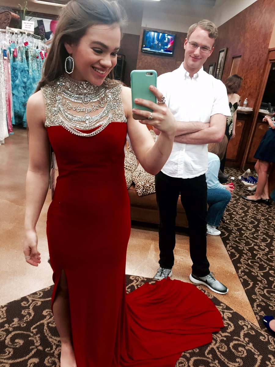 daniclower_'s tweet photo. happy 18th to my #1 😽 thank u for being so amazing to me &amp; always making me happy 
u deserve the best day ever ❤️ https://t.co/7rmWdOfMr9