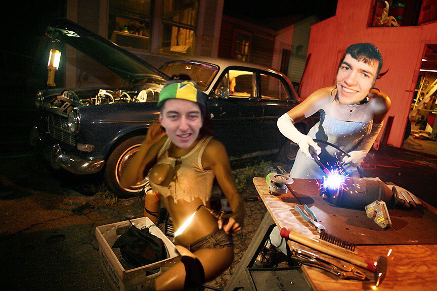 It may be late but that's not stopping <a href="/WeldersElite/">Welders elite</a> who are getting a 5am train to Berlin #DCUBegBorrowSteal