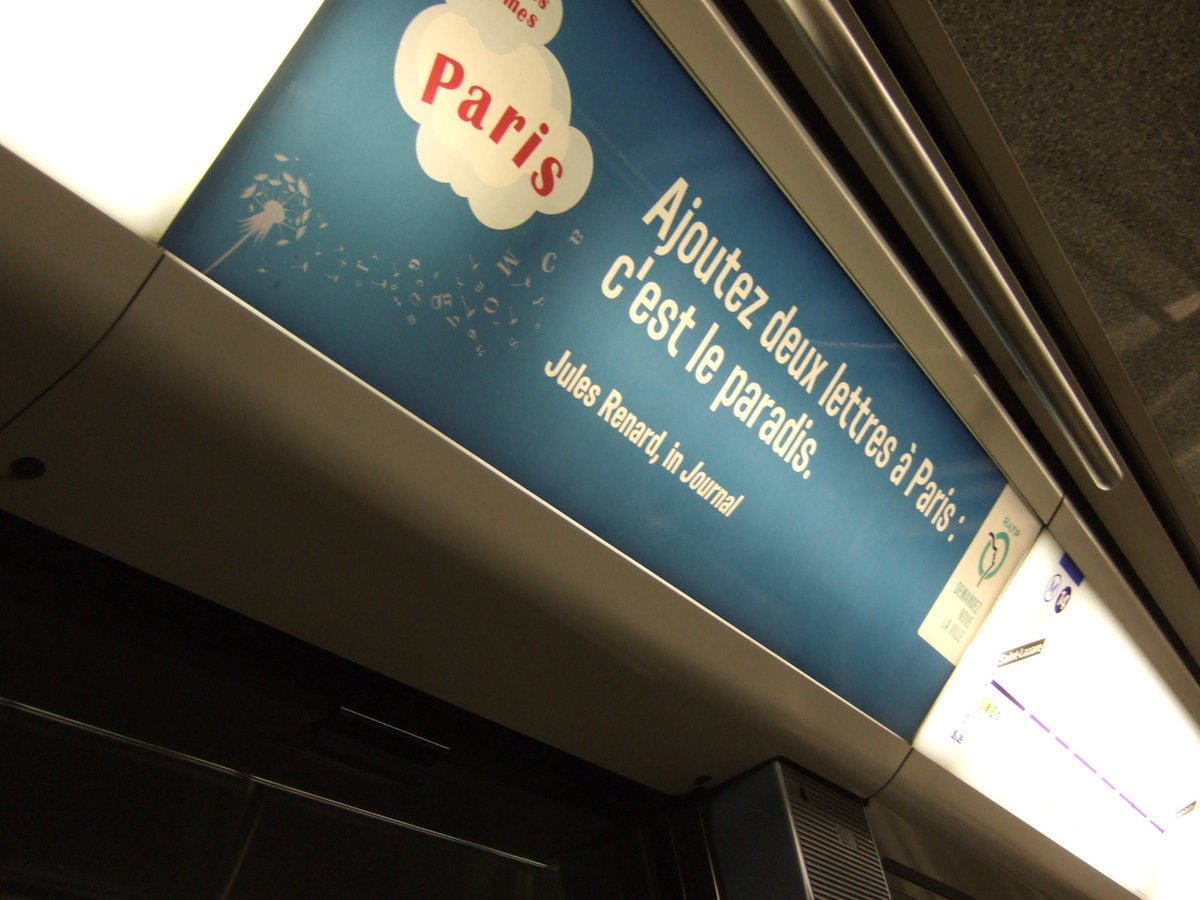 x__ok's tweet photo. パリの地下鉄の車内には殆ど広告がない。全く広告の無い線も駅もある。その代りに詩が紹介されていたりする。その��から考えると日本の様な広告だらけの通勤電車は広告代をもっと高く取れば乗客の運賃などは簡単に只にでもできるのではないかと思う。 https://t.co/IU4RR5CuJK
