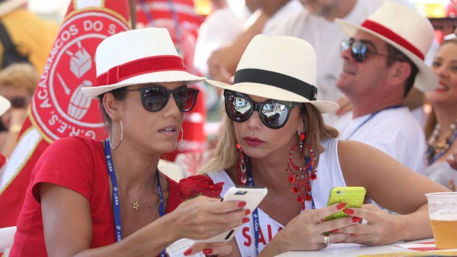 jornalextra's tweet photo. @Araujovivianne questiona notas dadas ao @Salgueiroficial #CarnavalExtra https://t.co/MjTDCHuPzm https://t.co/IiytCIAKJS