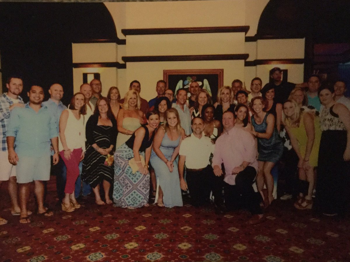 ricesl's tweet photo. 2 Great teams! #cancun2016 #thanksTEK https://t.co/6nXkDnocnN