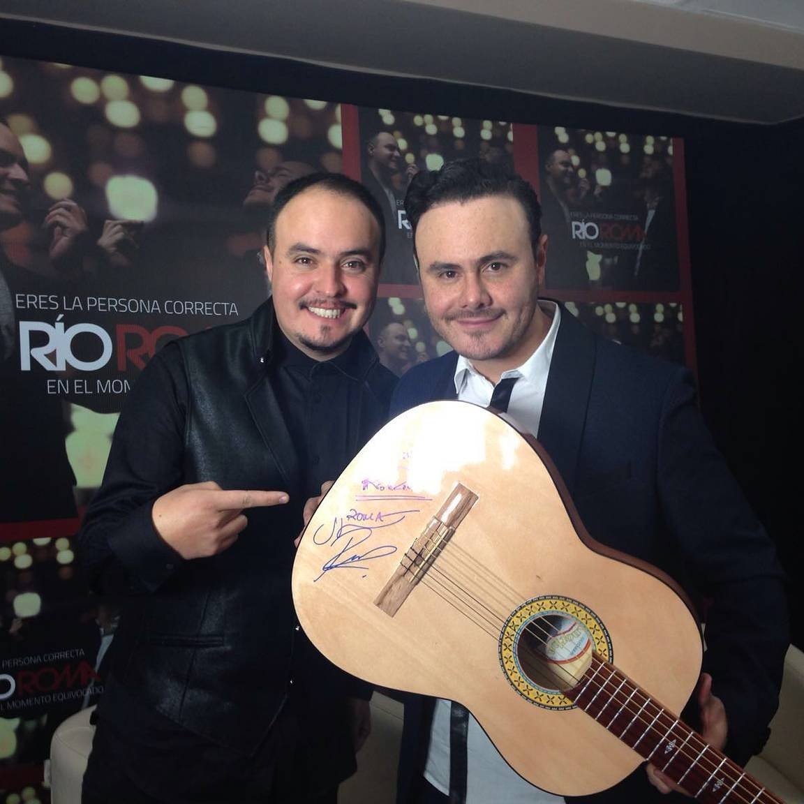 Los40Ver's tweet photo. @RioRomamx tiene un gran regalo para sus #Fans en el 98.9Fm #Veracruz podrás ganar la guitarra autografiada https://t.co/ya1LkPY8uZ