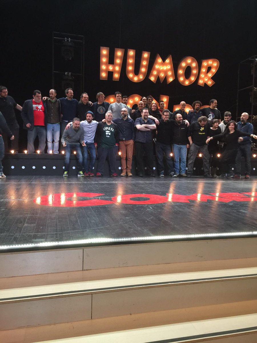Juanmazgz82's tweet photo. Gran programas que nos espera dentro de poco @HumorconDO @LuisLarrodera a estado genial las grabaciones https://t.co/6MP3rcJznw