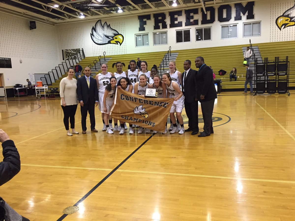 FRENZY_FHS's tweet photo. OUR VARSITY GIRLS GOT THAT DUB TONIGHT 53-8 ⛽️🅰🆖⛹😩 https://t.co/U2XjodwGDX
