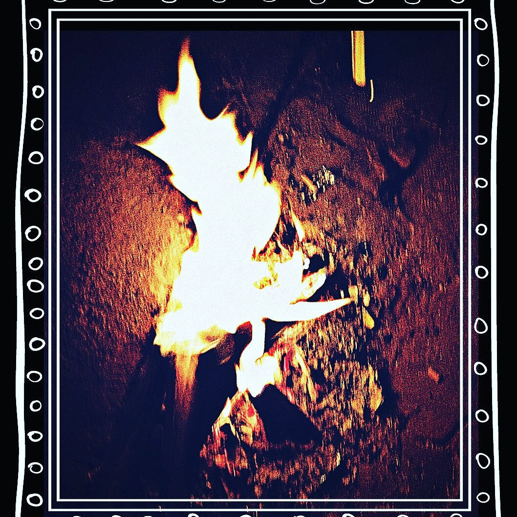 sehgal_rohan's tweet photo. Each #Fire has a #Story to tell...And this one too has its own ;)
#OwnPic #TrueIncident
#rohanicles #Night #gurgaon! https://t.co/CKXgAigaTf