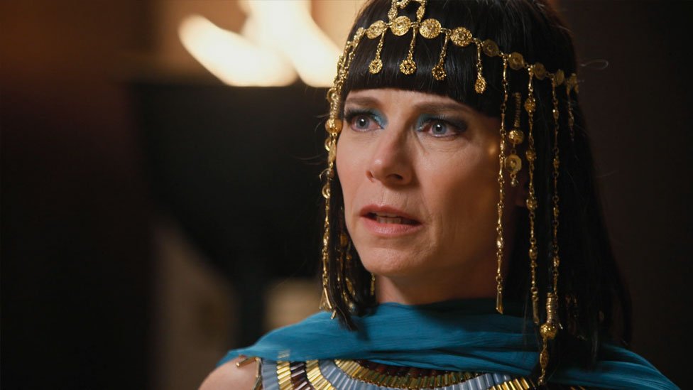 Henutmire habla con Hur y le pide que se quede ¿Será una buena decisión