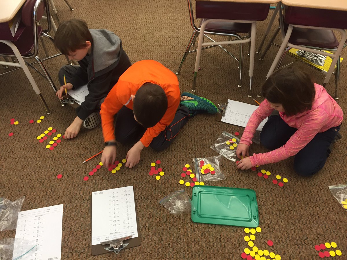 MrGillisHES's tweet image. Ss showing equivalent fractions and fractions in simplest form using counters. #naeled #nasdlearns #notechneeded