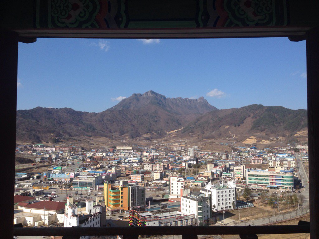 deolmaru's tweet photo. 문경의 진산 주흘산 전경(맞은편 봉명산 정자에서) https://t.co/YC35NiXJAt