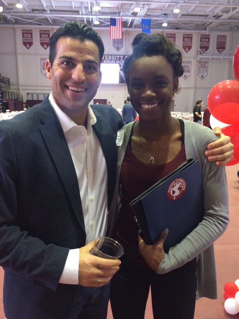 OU_Track's tweet image. #SoonerProud ⭕️🙌☝️