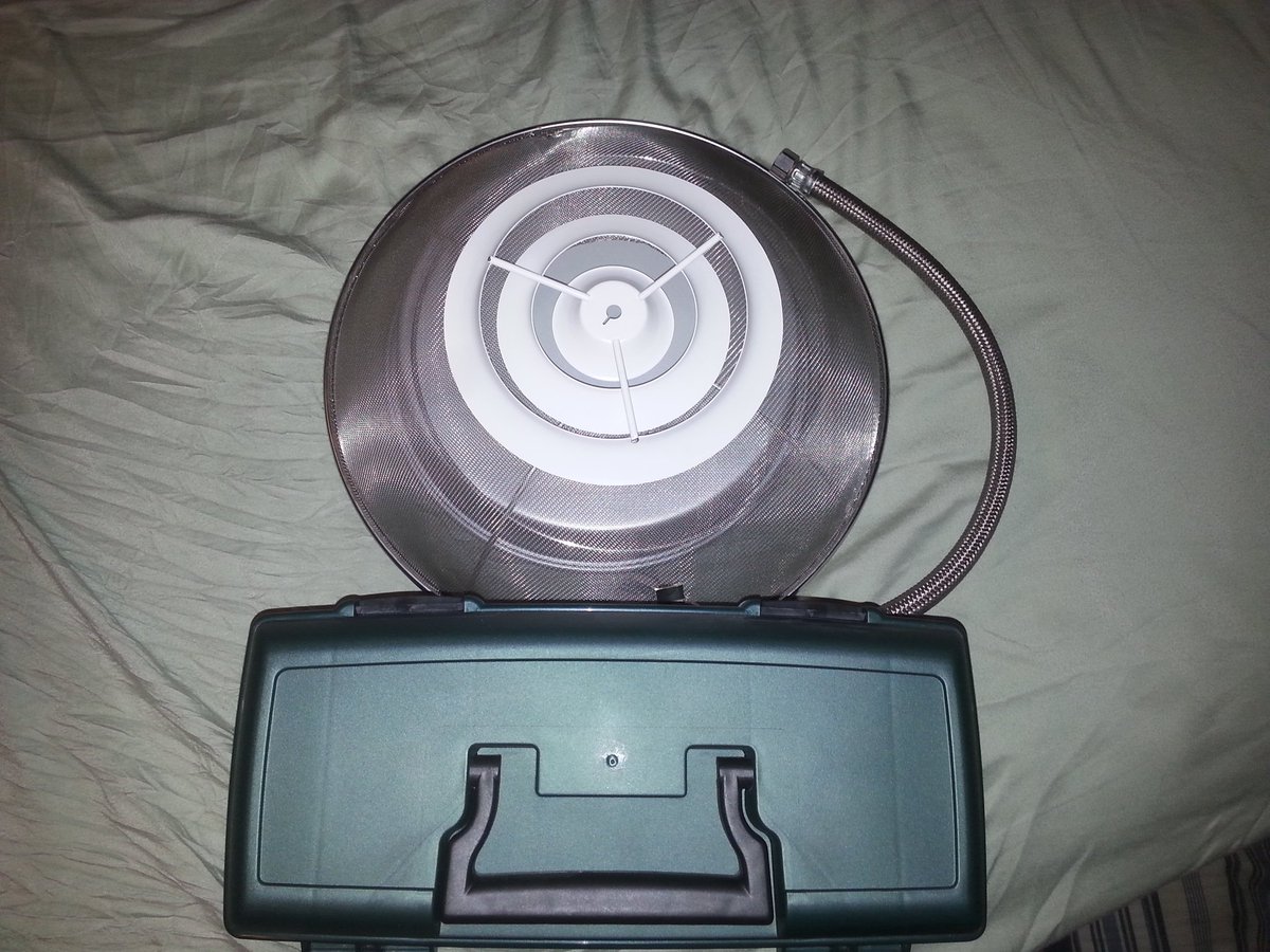 Donstonsmalls's tweet photo. @RjHaddyofficial working on a reboot #Ghostbusters  proton pack https://t.co/sZ0V32Iwae