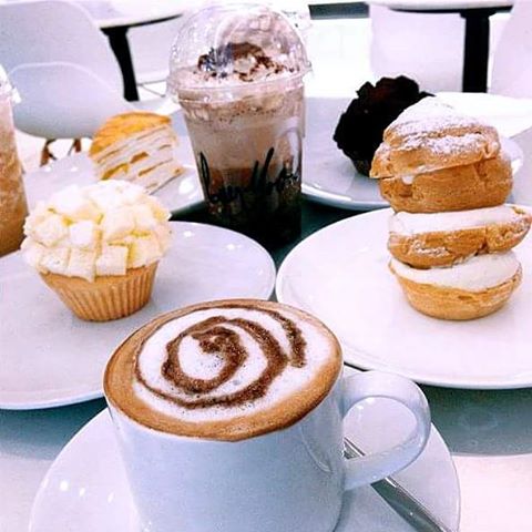 PaperMoonCafePH's tweet photo. Celebrate the love month with these delectable desserts and special beverages.♥
#papermooncafeph #millecrepes https://t.co/sh5sCVxLaT
