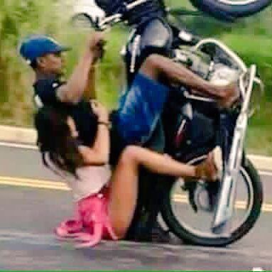 نهاية الترفيع بالدباب 🚴🏼😂

#سكس_خليجي #سكس_عربي #افلام_سكس #محارم #كس #نيك #طيز #مشتهيه #ممحونه #سحاق #دياثه #ورعان