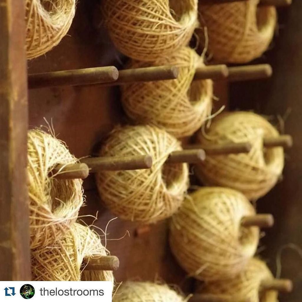 VestiesTeam's tweet photo. #Repost @thelostrooms .
・・・
Yarn holder #vintagegoods #etsyseller #forgottenobjects #vesti… https://t.co/MzoEfAs4JE https://t.co/2YR5kgeitb