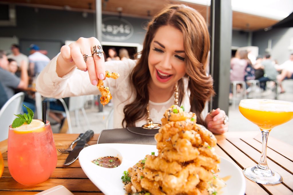 ShireenSandoval's tweet photo. Friday on #ShireensSpotlight the fun &amp; fantastic @Tap42Bar on #ShireensFavoriteThings 🍴🍹 https://t.co/lpnBKFxbgs