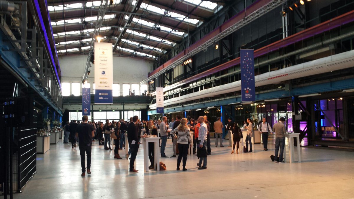 Collega's Anke en Roxanne zijn vandaag aanwezig op het Friends of Search congres. Het verslag volgt later.. #fos16