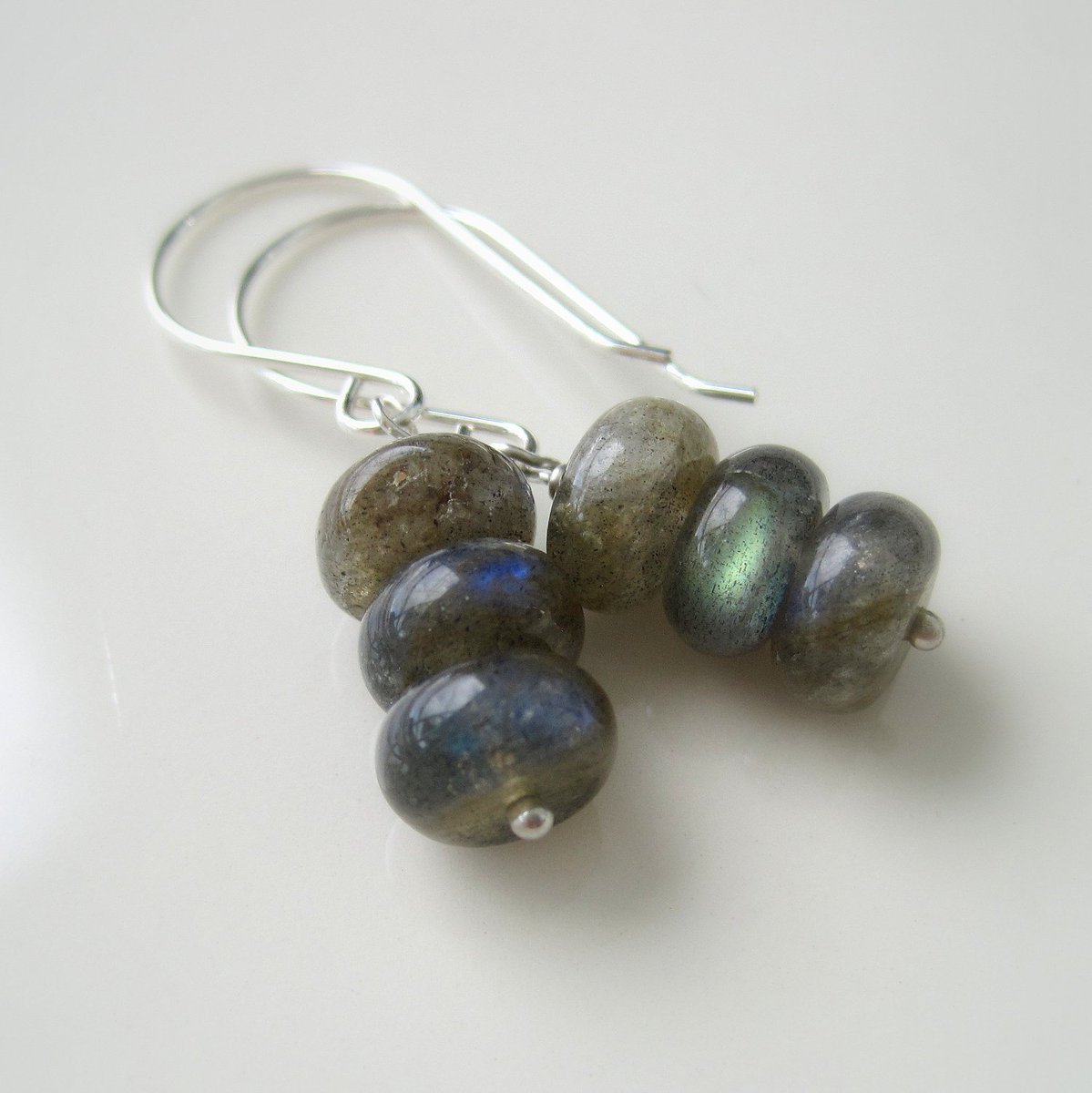 BrookeJewelry's tweet photo. Labradorite and sterling silver gemstone earrings, dangle earrings… https://t.co/j5DiHlTvNV #jewelryonetsy #GrayGrey https://t.co/DgV676CcKP