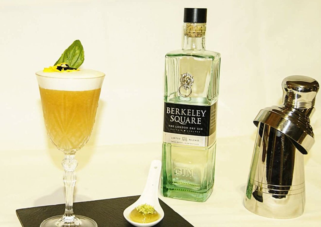 borjataro's tweet photo. " Berkeley's Essence" mi propuesta para el concurso The Gin Collection Contest. #Berkeleysquare https://t.co/VV85H3UXTb