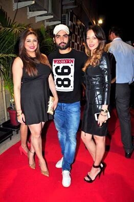 Vdiansfanclub's tweet photo. New pics... #Vivah at #MeetBrother's success party..!! https://t.co/0XMWaMJwMh