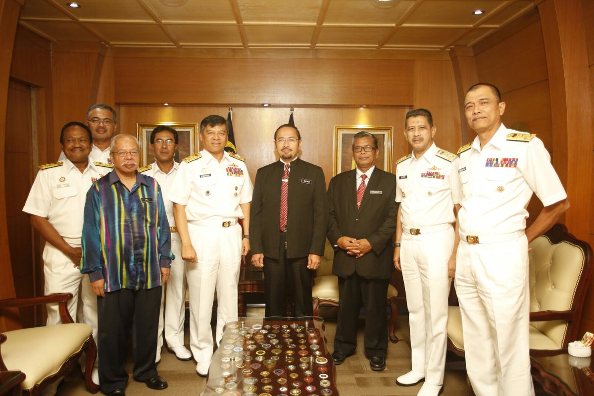 tldm_rasmi's tweet photo. Jawatankuasa PEMANDU bersama #TLDM &amp; SPRM #komited #KerjasamaStrategik #PerangiRasuah #HapusPenyelewengan @1MinDef https://t.co/cgLp0KIi3V