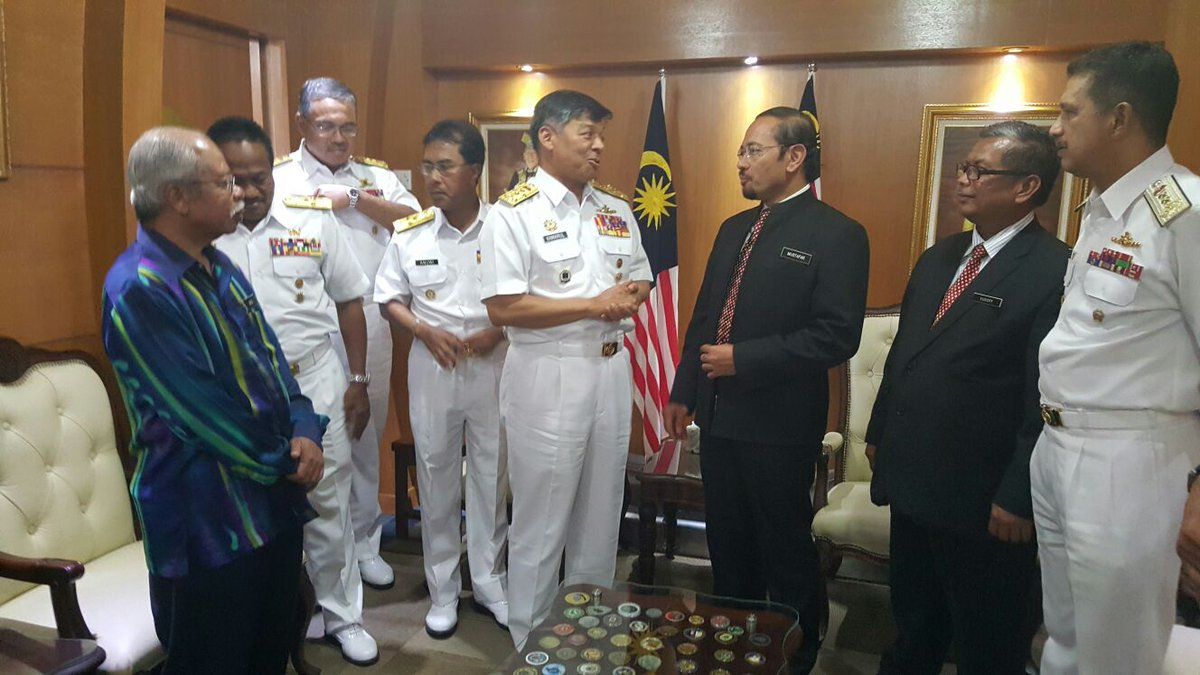 tldm_rasmi's tweet photo. Jawatankuasa PEMANDU bersama #TLDM &amp; SPRM #komited #KerjasamaStrategik #PerangiRasuah #HapusPenyelewengan @1MinDef https://t.co/cgLp0KIi3V