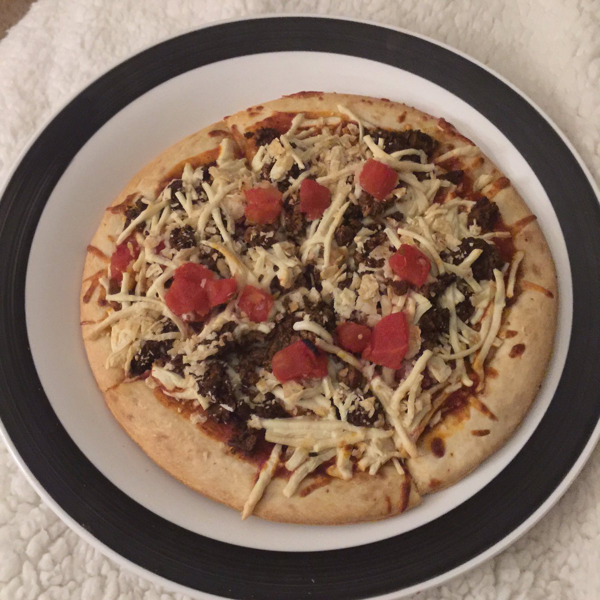 MFamilo's tweet photo. #vegan #taco #pizza #themanlovesme โ๐๐ง๐๐๐๐ฆ #no #nothing #nononse #absolutely #none https://t.co/mBpUac738J