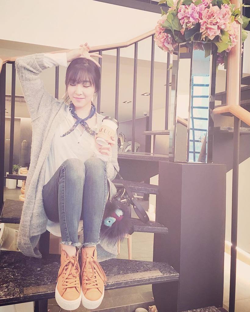 [OTHER][17-09-2014]Tiffany gia nhập mạng xã hội Instagram + Selca mới của cô - Page 8 Ca6eSdJWwAErwPU