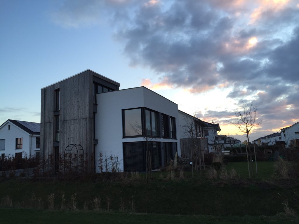 Moin, Moin. #passivhaus #holz #sonne #sky