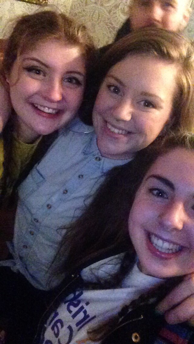thechickatees's tweet photo. Oh what's this? Just our new best friend from last night 😂 #DCUBegBorrowSteal https://t.co/Bs6OB0EQ13