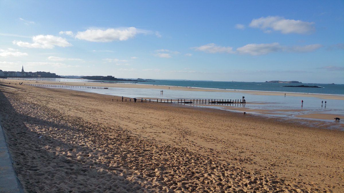 ParisienneOvers's tweet photo. Comme une envie de retourner à #SaintMalo 
@Magnifique_FR  #France #Paysage #Patrimoine #Plage https://t.co/3rlzGGPLoo
