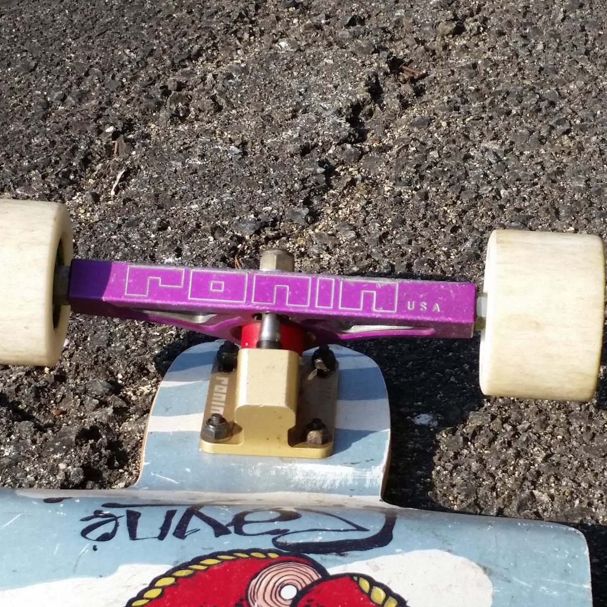 坂道野郎 暖かい休日をスライドの練習で過ごしました ５月には兵庫県でダウンヒル フリーライドのイベントがあるんで 猛練習中です スケートボード スケボー Cqbghost 兵庫県 姫路市 ロンスケ T Co Tui38ciq7c