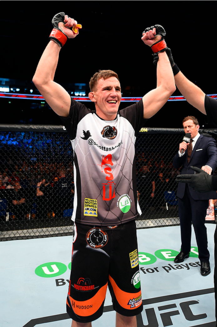 hdglobalathlete's tweet photo. Heavy Duty Fighter #UFCLondon @scottaskham1 @alphafemalewar @mmafansuk @Dennis_Hobson @DaltonFAI_MMA @Marc_Diakiese https://t.co/qu6nvZFDEX