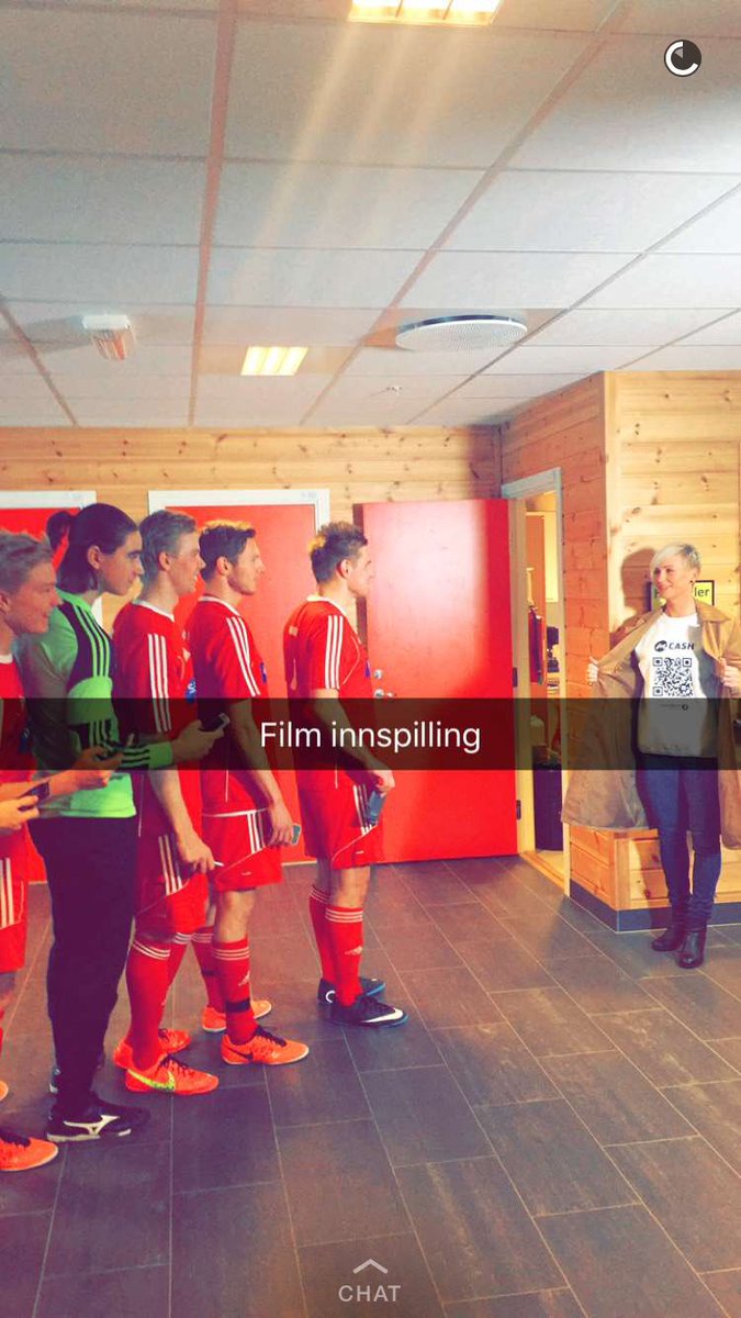 UlefossFutsal's tweet photo. Vi har spilt inn reklamefilm for @Sb1telemark og deres produkt mCash. #mcash #sb1telemark https://t.co/5Q4q7phEnR