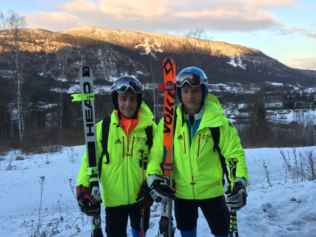 TeamD's tweet photo. Unsere Alpin-Jungs Anton und Jonas vom @skiverband vor dem 1. Training. #wirfuerd #iloveYOG #Lillehammer2016 https://t.co/s04GbWbJiD