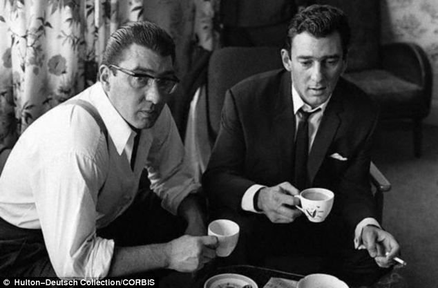 LDNhistory's tweet photo. Londons infamous Kray twins were arrested and found guilty of murder in 1969 https://t.co/SBuiZkvGyK