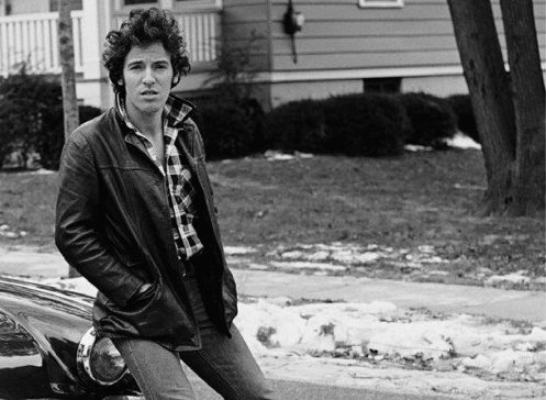 pitchfork's tweet photo. Bruce @springsteen has written an autobiography https://t.co/gkbBX6d1Ei https://t.co/BodoLhVufm