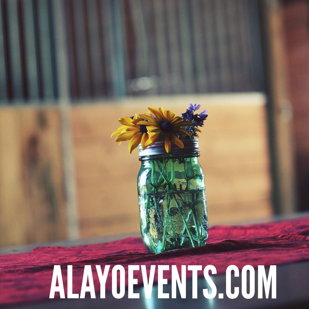 alayoevents's tweet photo. #simple #decor can make the #most #dramatic #impact . #jar #flowers #wedding #alayoevents https://t.co/4V9UmoRhBT https://t.co/wpGhZks7mT