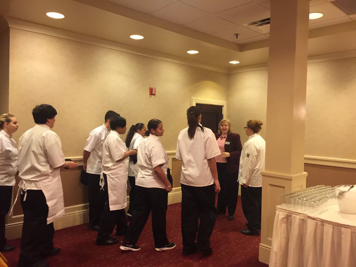 RIHospitality's tweet photo. @CostaKristie getting our @ProStart students ready to serve Senate President Teresa Paiva-Weed @RISenate https://t.co/SFq8K02snN