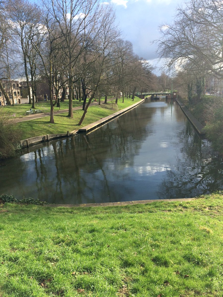 In the sun hearing about how #utrecht is going to reconnect canals that were once separated <a href="/CU2030/">CU2030</a>