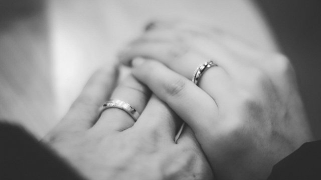 telemadrid's tweet photo. #SanValentín dispara un 195% las ventas de anillos de compromiso en Amazon.es https://t.co/D5V2rC5aDc https://t.co/9T0A2DQhoM