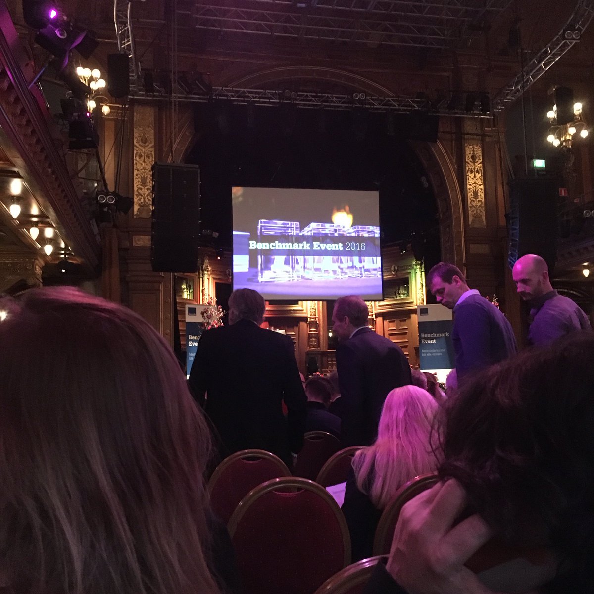 Nu håller vi tummarna inför prisutdelningen #Kundkristallen #ByggVesta