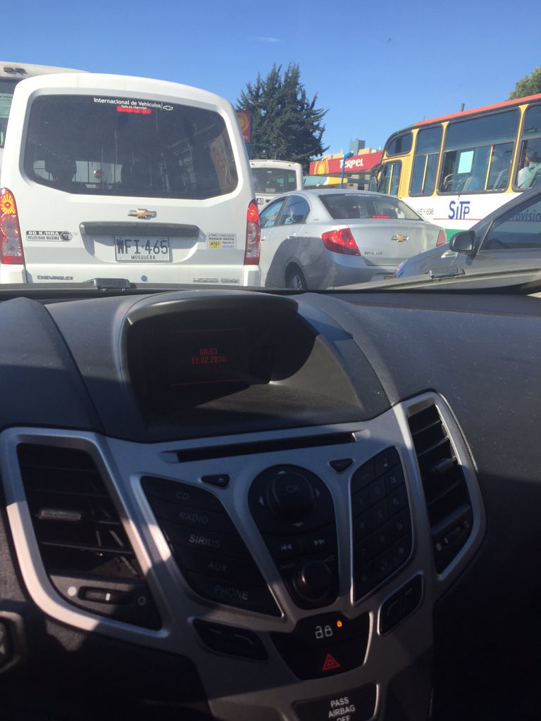 lauplazas5322's tweet photo. Trancones eternos y sin música #fallaradioford. Que desespero @FordColombia. Hasta cuando?? 😔 https://t.co/MRmFceo08g
