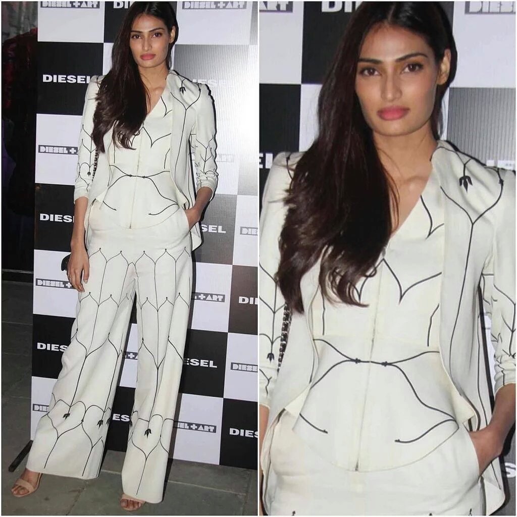 adymorun's tweet photo. @safriyaf Gorgeous,ravishing&stunning @theathiyashetty wearing #AMPM,#Ankelstrap sandals styled by @stylebyami https://t.co/pELOWZEUyY