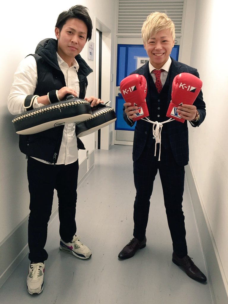 武尊 Takeru K 1スカイツリーイベント18時からスタートです 今日はミット打ちやらせて頂きます なんかタローが喧嘩売ってくる T Co Igdvr0z56x Twitter