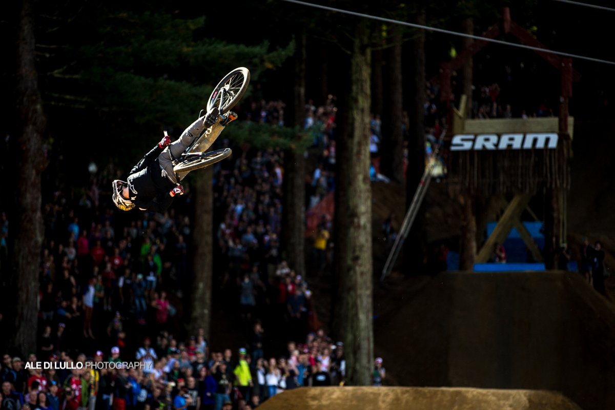 fmbworldtour's tweet photo. #crankworxiscoming so be ready to see the best #FMBWT riders sending it! https://t.co/hr3LDz65gi