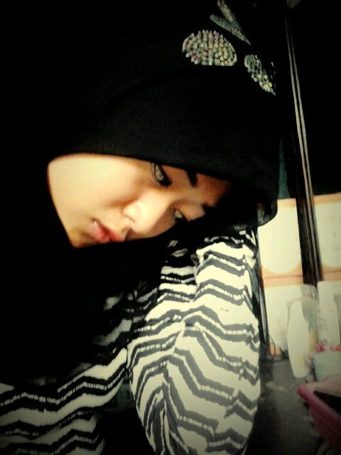 zanetamosley's tweet photo. Wahai hati, km masih siap utk bertahan? Berhntiah jikalau tk sanggup, istrahat dlu ☺☹ https://t.co/UAuM7AVmqd