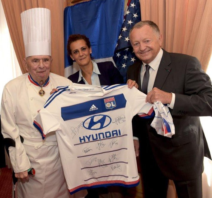 Olympique Lyonnais Joyeux Anniversaire Au Grand Chef Cuisinier Paulbocuse Teamol T Co Rgvyhbqlzr