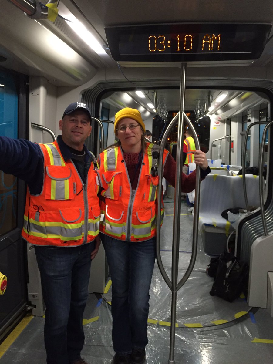 TomGerend's tweet photo. Good morning #KC! #nighttesting #kcstreetcar https://t.co/R78AAXVXaH