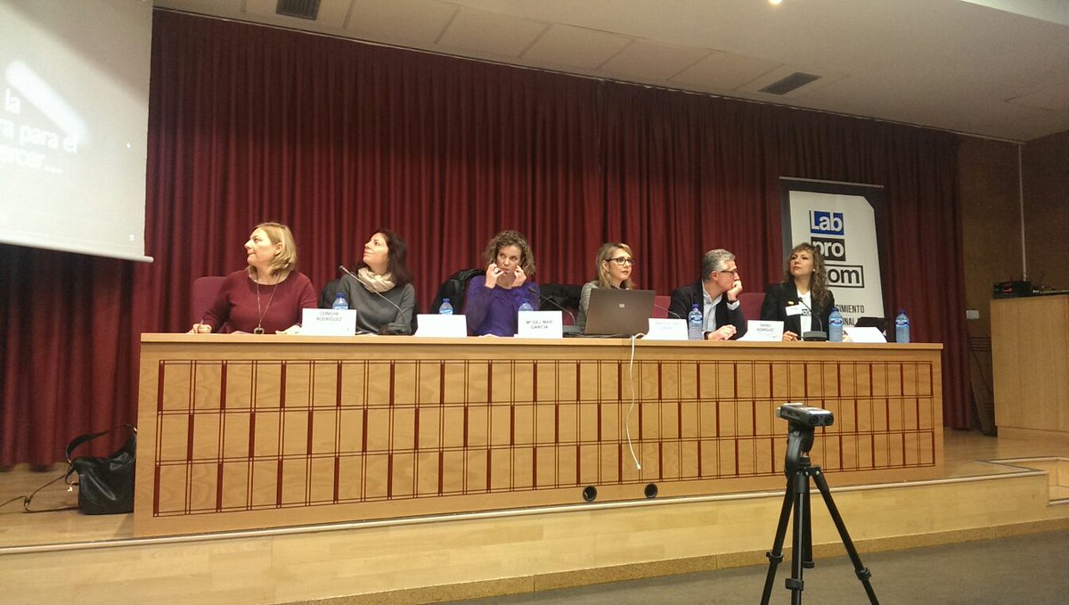 aquiwaklab's tweet photo. Queda inaugurada la gala #ProyecCom16 @labprocom https://t.co/IxVKB5XG3d