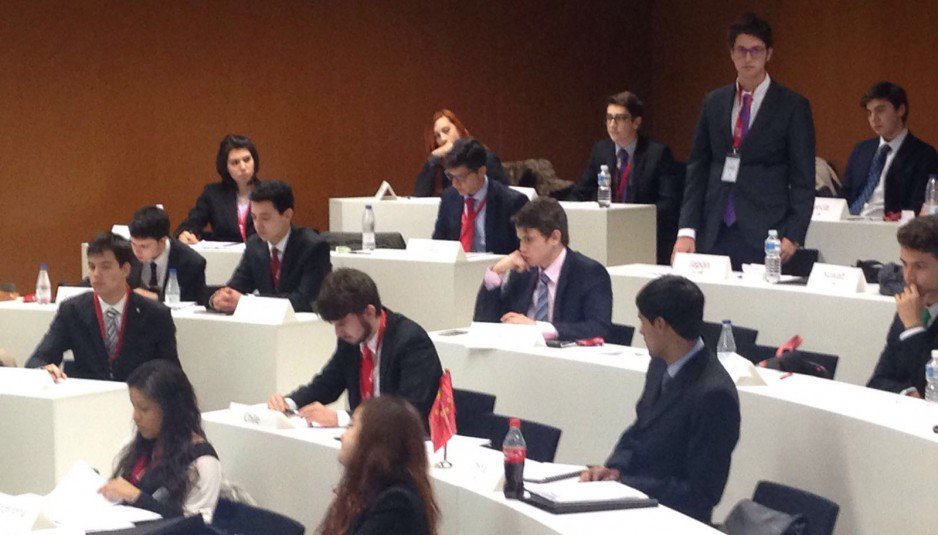 uchceu's tweet photo. Diez alumnos de la @uchceu participan en la V edición de #UNMUN https://t.co/6cnNozPLsm #CampusLife https://t.co/Qp3faG1Ov9