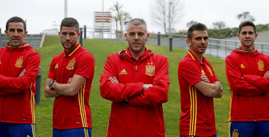 marca's tweet photo. Listos para la batalla https://t.co/QzxxYFLocF #FutsalEURO #Aporla7 https://t.co/VYhRqXGFMP